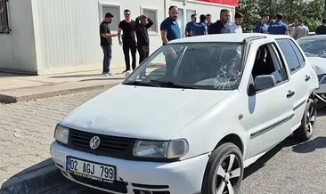 İki otomobil çarpıştı: 3 yaralı