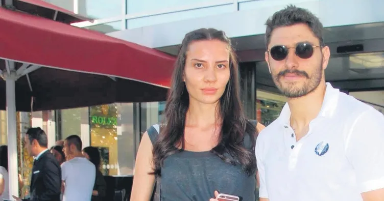 Astroloji davası sonuçlandı! Futbolcu Özer Hurmacı ’kahin’ eşine aylık 52 bin TL nafaka ödeyecek!