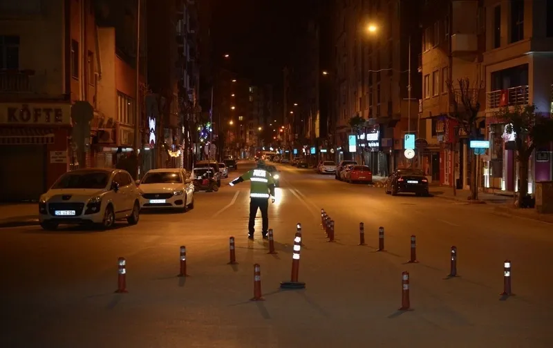 Yarın sokağa çıkma yasağı var mı? 6-7 Mart Cumartesi Pazar hafta sonu sokağa çıkma yasağı olacak mı?