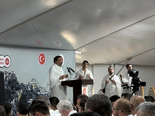 arafatta-vakfe-duasi-diyanet-isleri-baskani-prof-dr-safi-arpagus-ilk-kiblemiz-mescid-i-aksayi-hurriyetine-kavu-1779797103083.jpg