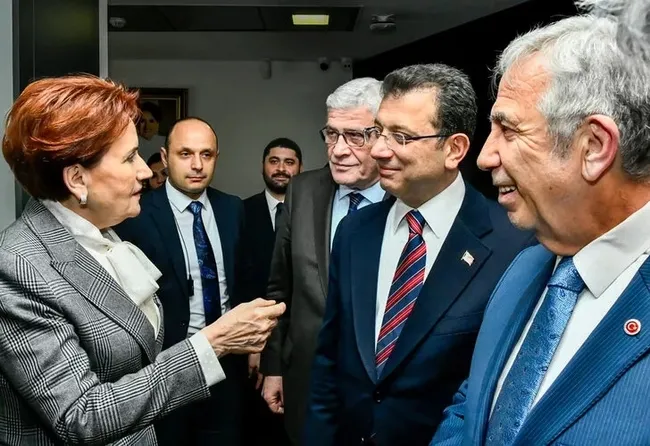 İYİ Parti'de Kılıçdaroğlu çatlağı: 2 vekil toplantıya katılmadı