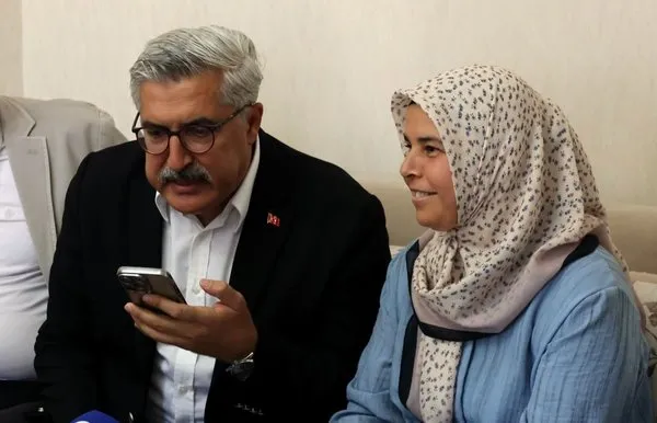 sehit-esi-cumhurbaskanimizin-aramasi-bizi-cok-mutlu-etti-1757166931841.jpg