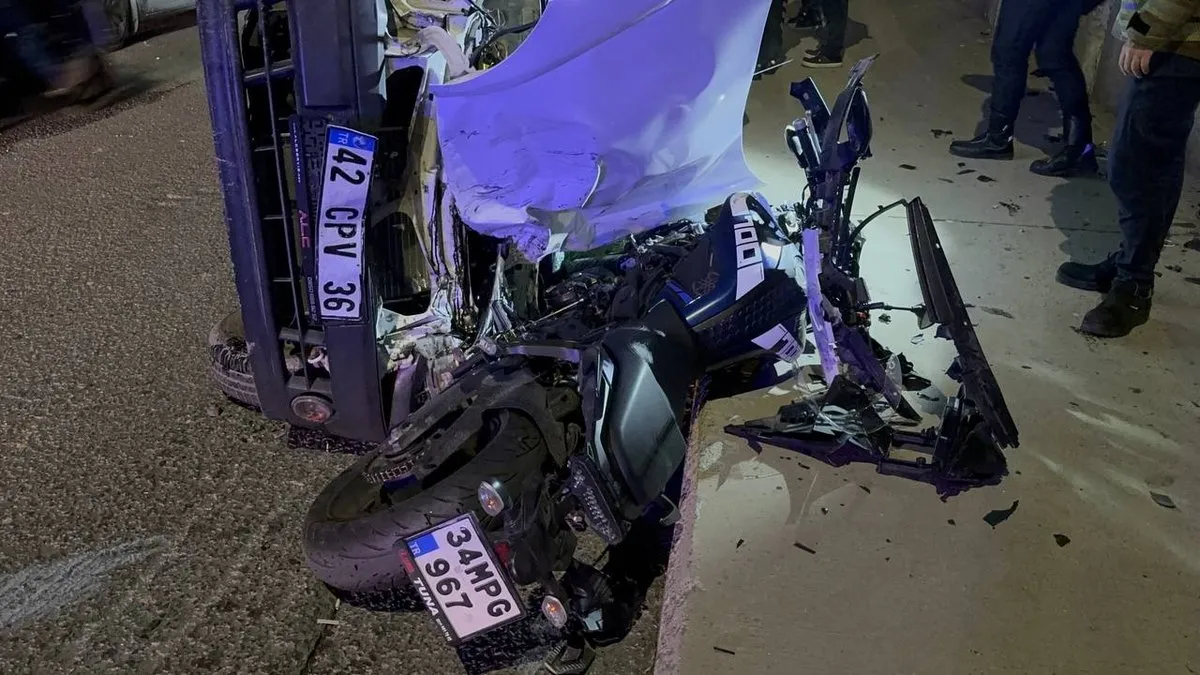 Sarhoş sürücü dehşet yaşattı: Kazadan sonra polise bıçak çekti! Sarhoş sürücü dehşet yaşattı: Kazadan sonra polise bıçak çekti!