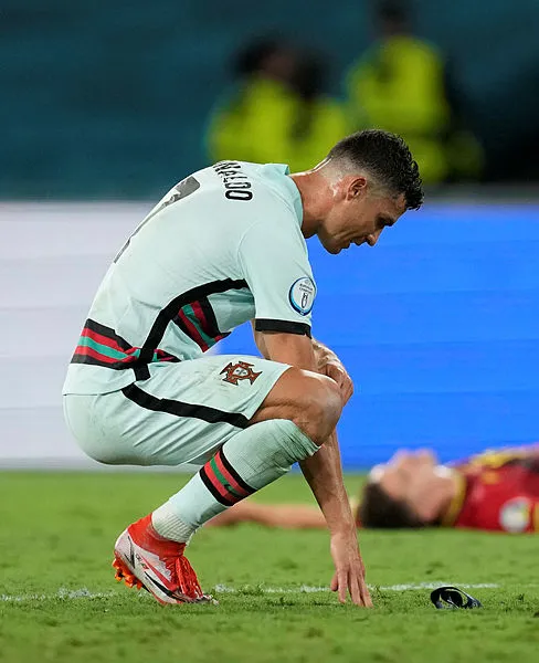 belcikaya-elenen-portekizde-cristiano-ronaldo-sessizligini-bozdu-dunya-kupasinda-oynayacak-mi-1624910322763.jpg
