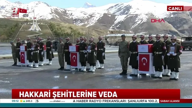 Hakkari'de şehit askerlerimiz için tören düzenlendi