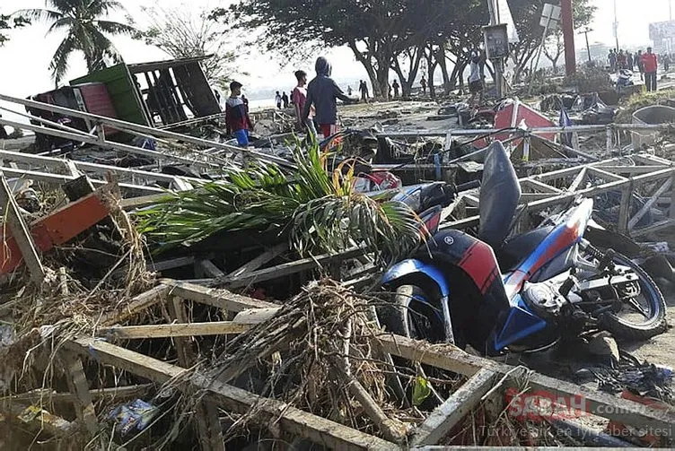 Deprem ve tsunamiyle sarsılan Endonezya’da ölü sayısı artıyor