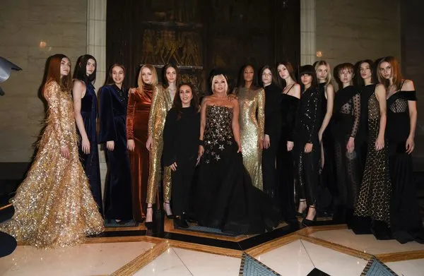 Ajda Pekkan, Londra Moda Haftası'na damga vurdu