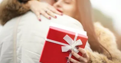 SEVGİLİLER GÜNÜ HEDİYE FİKİRLERİ 2024. Romantik, kadın ve erkek sevgiliye 14 Şubat Sevgililer Günü hediyesi önerileri