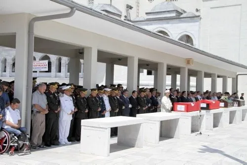 Şehidi son yolculuğuna devletin zirvesi uğurladı