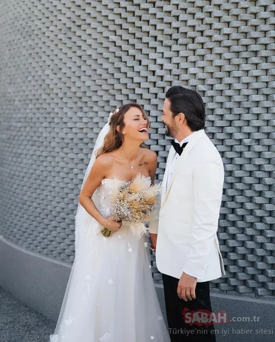 Eşini öpmeler doyamadı! Ahmet Kural ve eşi Çağla Gizem Şahin’in balayında romantik anları...
