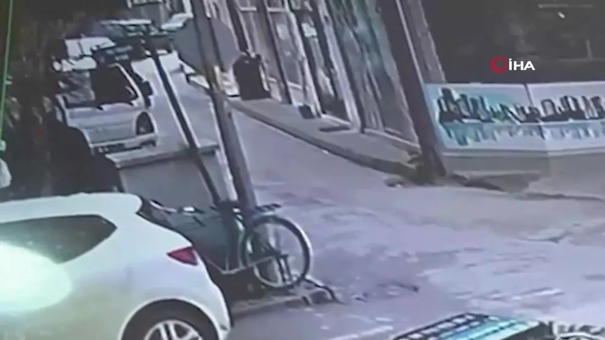 Bursa’da damat dehşet saçmıştı… Cinayetin yeni görüntüleri ortaya çıktı | Video videosunu izle Bursa’da damat dehşet saçmıştı… Cinayetin yeni görüntüleri ortaya çıktı | Video videosunu izle