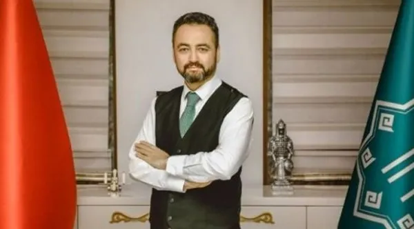 elbistan-belediye-baskani-6-subat-depremin-acisini-siire-doktu-sanatci-velet-siire-klip-cekti-1694850391128.jpg