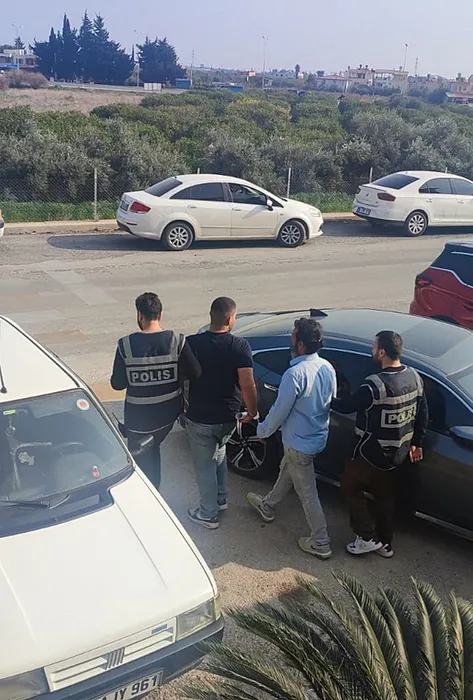 Çocuğunun kolu kırılınca okulda dehşet saçtı: Öğretmenin burnunu kıran adam tutuklandı!