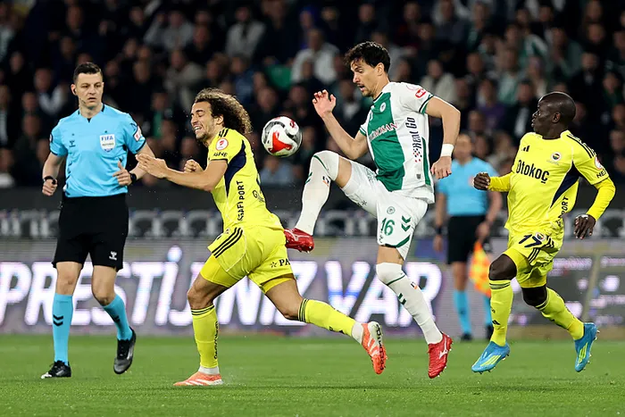 canli-ziraat-turkiye-kupasinda-konyaspor-fenerbahce-maci-1776796062397.jpeg