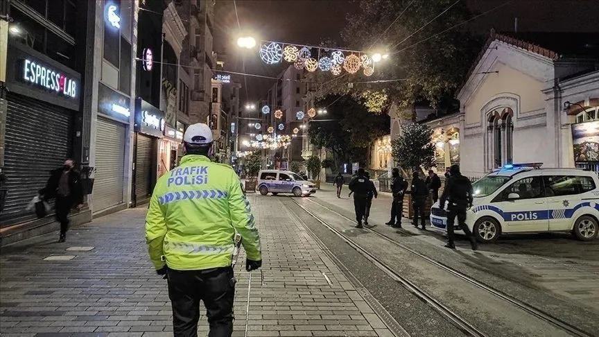 İçişleri Bakanlığı genelgesi ile sokağa çıkma yasağı detayları yayınlandı! 29 Nisan- 17 Mayıs Sokağa çıkma yasağında kimler muaf olacak, tam kapanma ne zaman bitiyor?