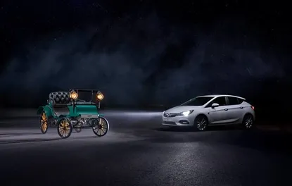 MAKYAJLI OPEL ASTRA’DA YENİ FARLAR