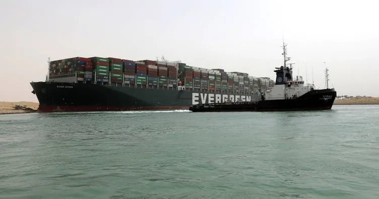 Süveyş Kanalı’nda kaos büyüyor! Karaya oturan gemi ’The Ever Given’ trafiği kilitledi! Üç aşamalı kurtarma planı hazırlandı!