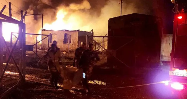 Karabağ’da çıkan yangını Azerbaycanlı itfaiyeciler söndürdü Karabağ’da çıkan yangını Azerbaycanlı itfaiyeciler söndürdü