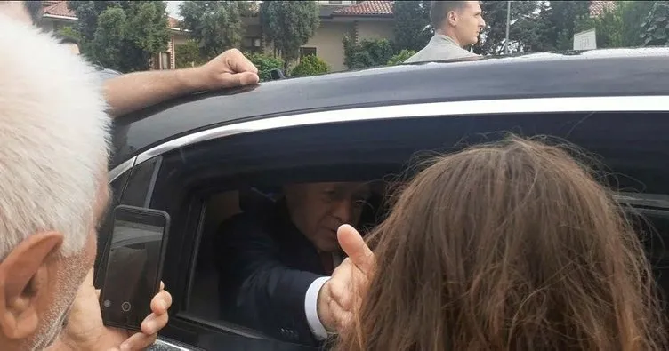 Başkan Erdoğan, Tuzla’da kendisine seslenen çocuklarla ve vatandaşlarla sohbet etti