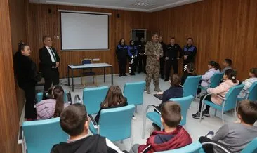 Geleceğin kahramanlarından polise anlamlı sürpriz: Edirne’de 180. yıl coşkusu miniklerin şiiriyle taçlandı #edirne