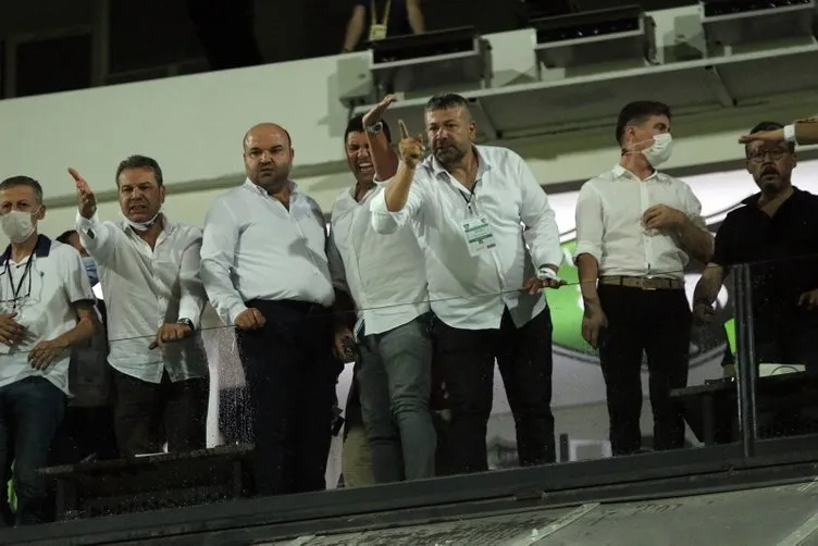 Yukatel Denizlispor - Gaziantep FK maçının ardından saha karıştı!