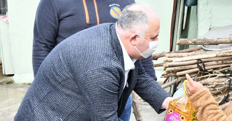 Çatalca Belediyesi ürettiği Ayçiçek yağını 2 bin 500 aileye dağıttı