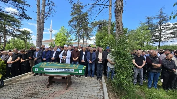 silahli-catismada-hayatini-kaybeden-otel-sahibi-son-yolculuguna-ugurlandi-1779449731774.jpg