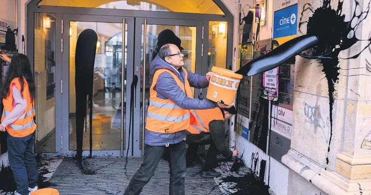 İklim aktivistleri FDP’ye saldırdı