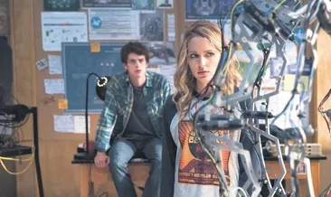 Aynı filme sıkıştım çıkamıyorum