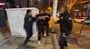 Yoldan geçen araçlara zarar verdi, polise direndi, Öldürün beni diye bağırdı | Video