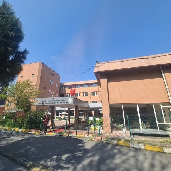 florence-nightingale-turkiyenin-ilk-hemsirelik-fakultesi-deprem-riski-nedeniyle-tasinma-karari-aldi-1745590056554.jpg