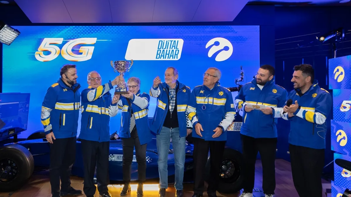 Turkcell’den Yaşlılara Saygı Haftası’na özel “Dijital Bahar Büyük Yarış” etkinliği Turkcell’den Yaşlılara Saygı Haftası’na özel “Dijital Bahar Büyük Yarış” etkinliği