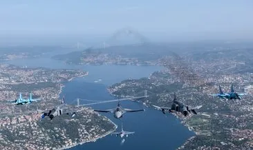 Bu kareler sadece Sabah.com.tr’de! Türk Hava Kuvvetleri’nden İstanbul semalarında nefes kesen uçuş...