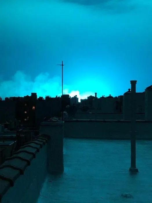 New York’ta esrarengiz mavi ışık paniğe yol açtı!