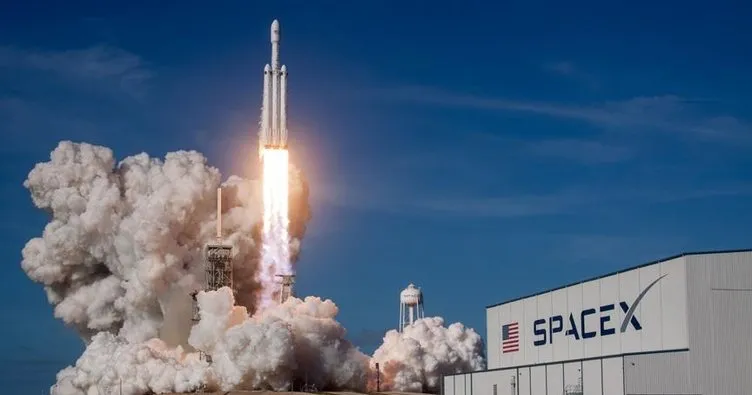 SpaceX, 64 küçük uydunun fırlatılmasını erteledi