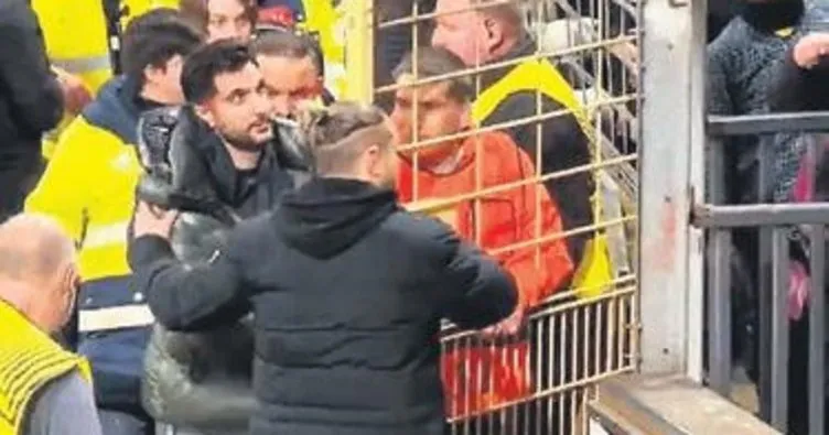 Tribünde ırkçılık