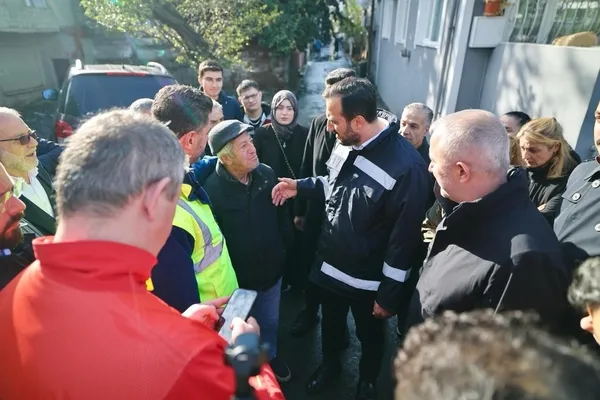 ak-parti-istanbul-il-baskani-ozdemir-kalici-cozum-icin-donusum-surecini-baslatmaliyiz-1792436374226.jpg