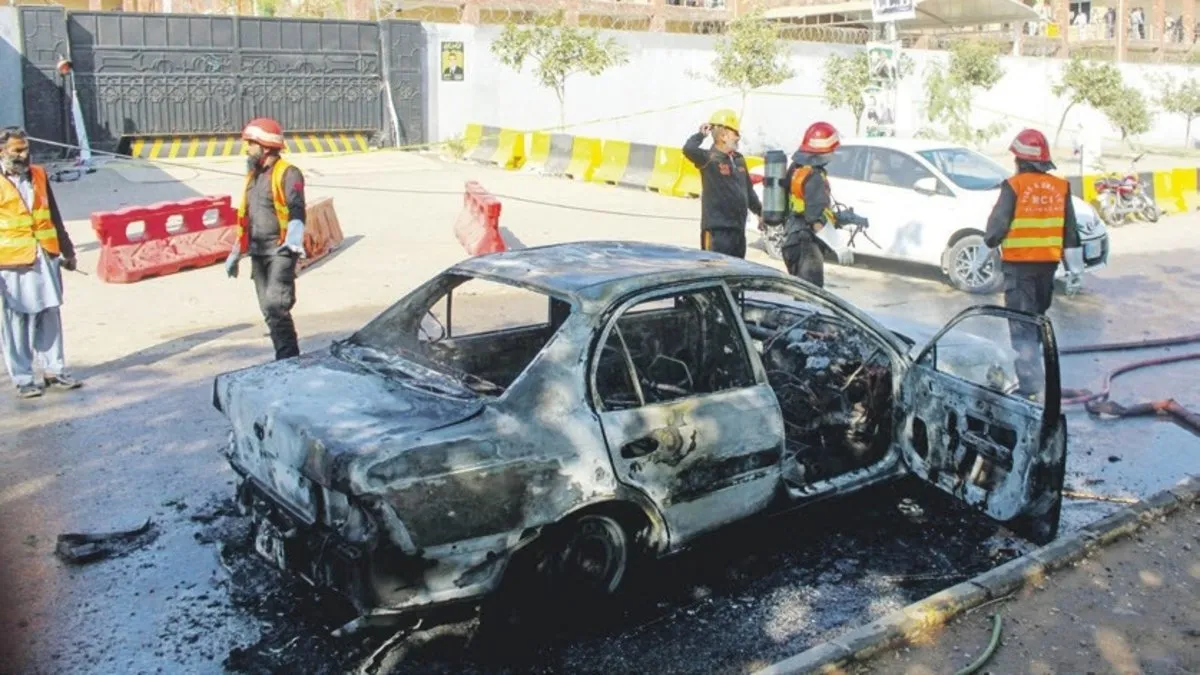 Pakistan’da intihar saldırısı: 12 ölü 36 yaralı Pakistan’da intihar saldırısı: 12 ölü 36 yaralı