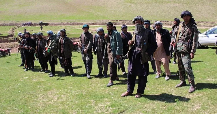 Afganistan’da 200 Taliban üyesi teslim oldu