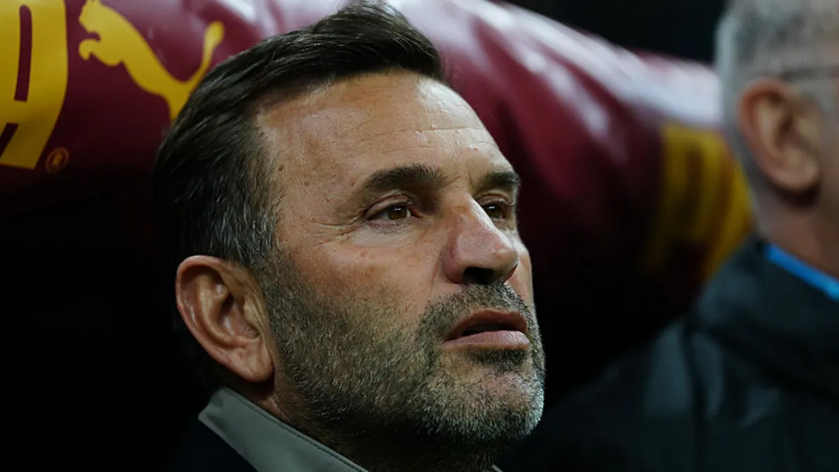 Okan Buruk ayrılığa izin vermedi! Galatasaraylı oyuncu takımda kalıyor… – Galeri Okan Buruk ayrılığa izin vermedi! Galatasaraylı oyuncu takımda kalıyor… – Galeri