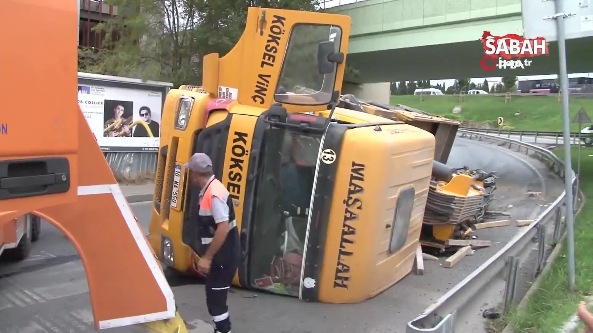 Istanbul Bakirkoy De Vinc Yola Devrildi 1 Yarali Videosunu Izle Son Dakika Haberleri