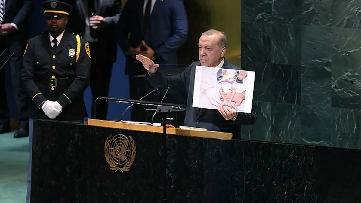 Başkan Erdoğan, BM salonundaki tarihi konuşması öncesi dakikalarca alkışlandı!