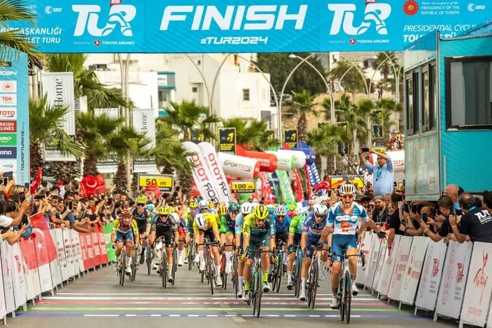 60-cumhurbaskanligi-turkiye-bisiklet-turu-heyecani-basliyor-1745224093471.jpg