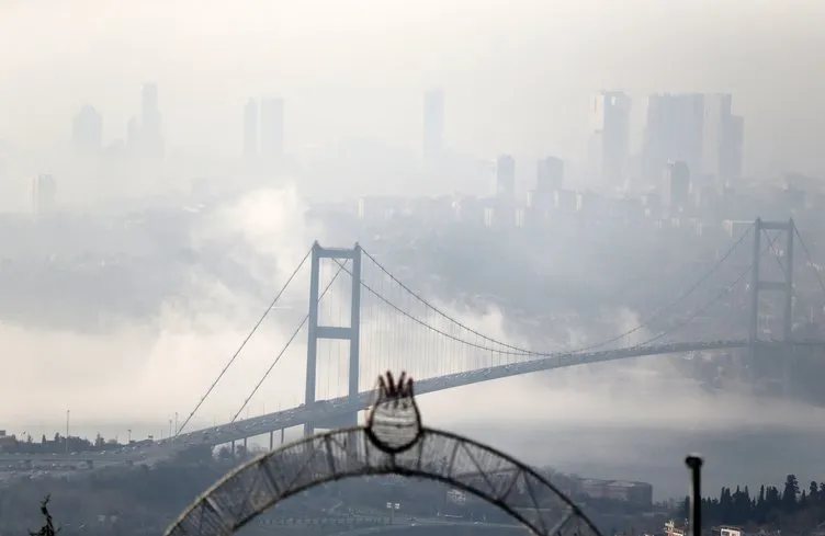 İstanbul yoğun sis altında