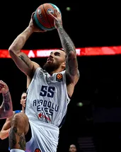 Anadolu Efes, Zenit’i mağlup etti!