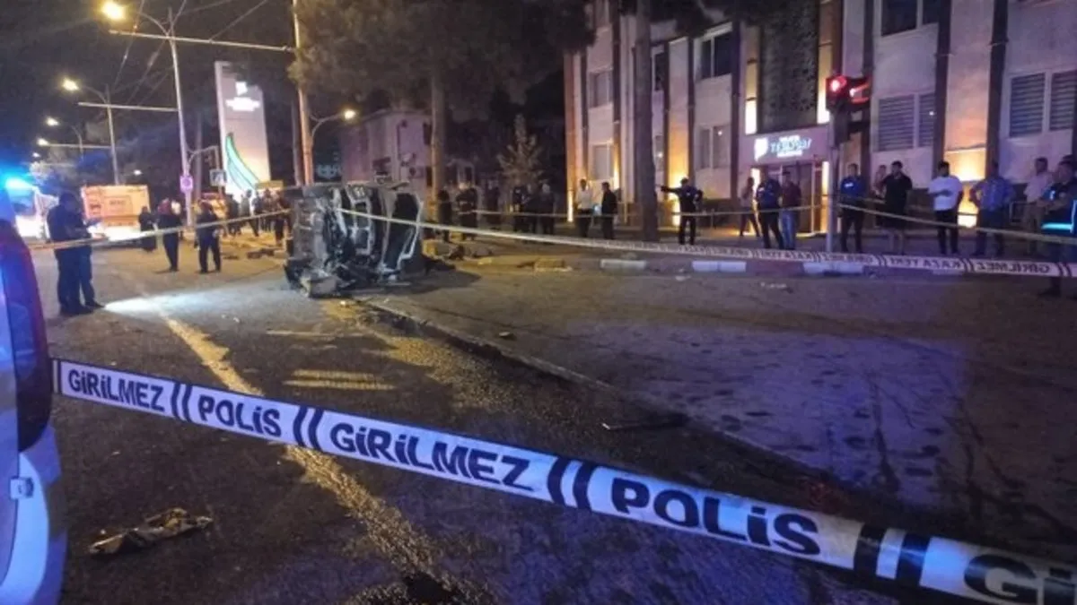 Malatya'da feci kaza ölümle sonuçlandı: İşçi servisi ile midibüs çarpıştı!