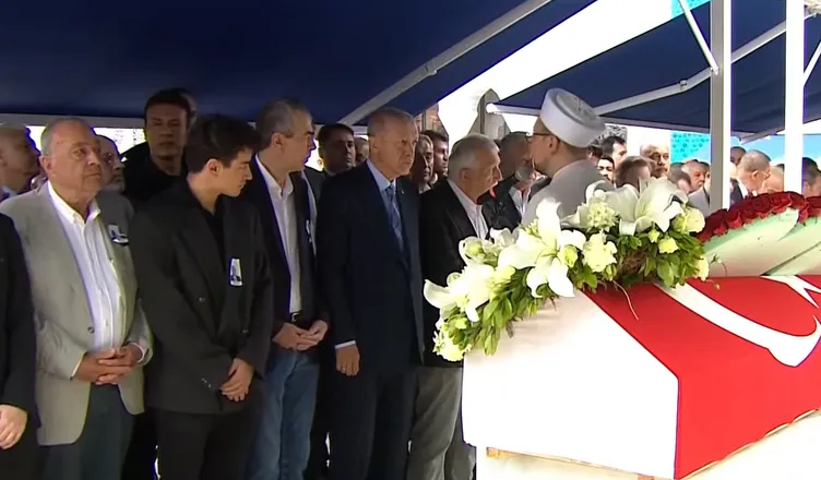 Gazeteciliğin duayen ismi Mehmet Barlas son yolculuğuna uğurlanıyor