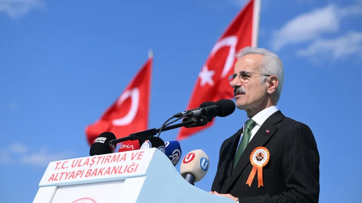 Bakan Uraloğlu duyurdu: Geçiş süresi 30 saniyeye düştü! Antalya trafiğine nefes… Bakan Uraloğlu duyurdu: Geçiş süresi 30 saniyeye düştü! Antalya trafiğine nefes…