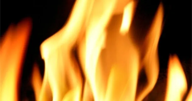 ABD’de bir kadının kıyafeti ateşe verildi