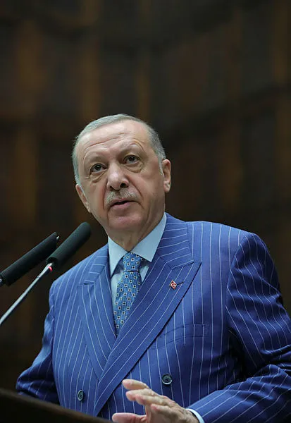 son-dakika-baskan-erdogandan-tusiada-sert-tepki-haddini-bil-sizin-agababalariniz-da-ayni-kafadaydi-1655294932946.jpg